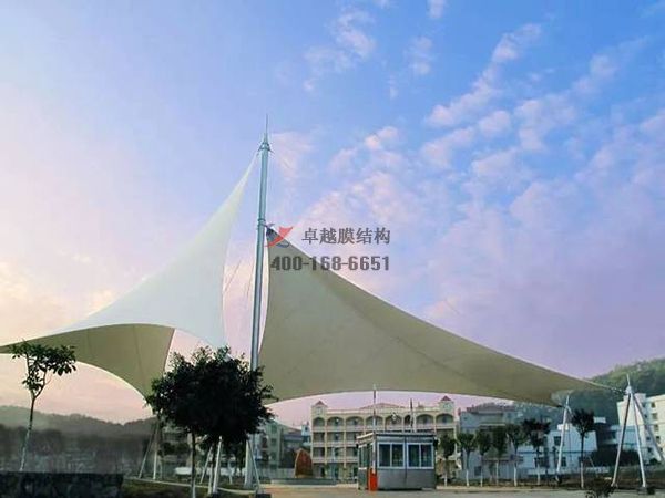 衡陽<font color='red'>張拉膜結(jié)構(gòu)</font>景觀設(shè)計施工【案例圖片】 　　
